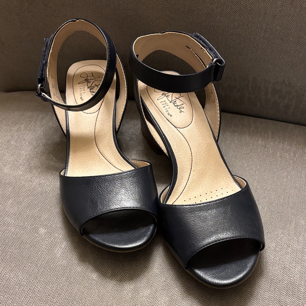 Life Stride Elegant Navy Blue Ankle Strap Heels - 8